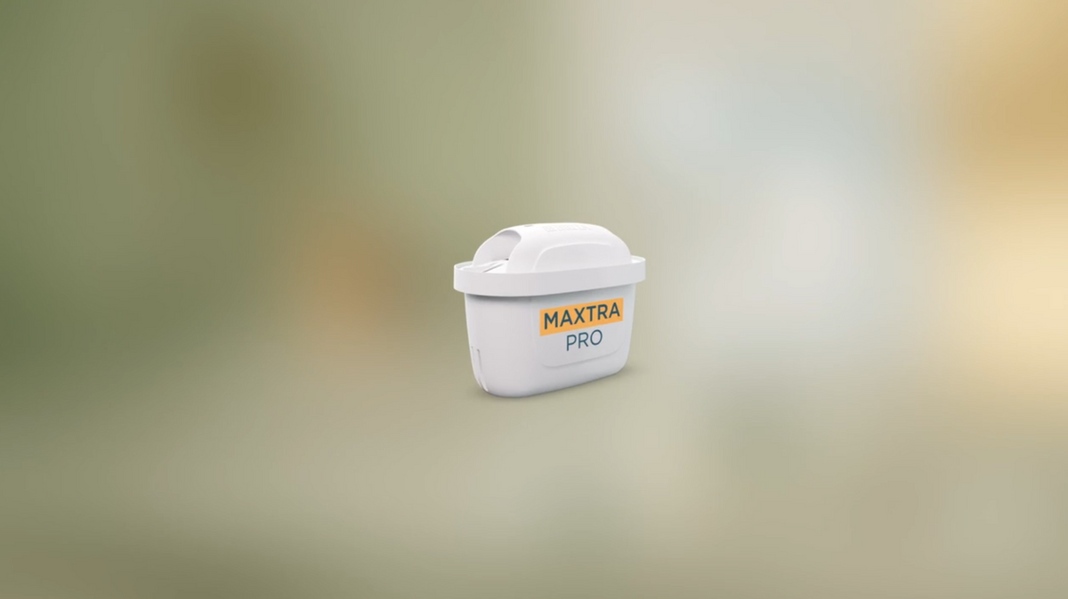 Charger la vidéo : Video animation of a MAXTRA PRO Limescale Expert Water Filter cartridge, which shows the single filter stages inside the cartridge.