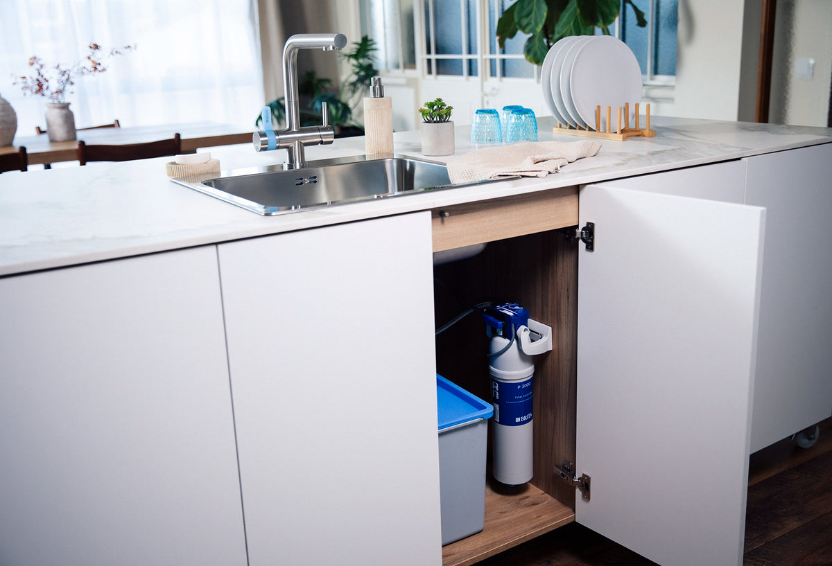 BRITA 3-way rectangular kitchen tap with P3000 filter cartridge installed under the sink.