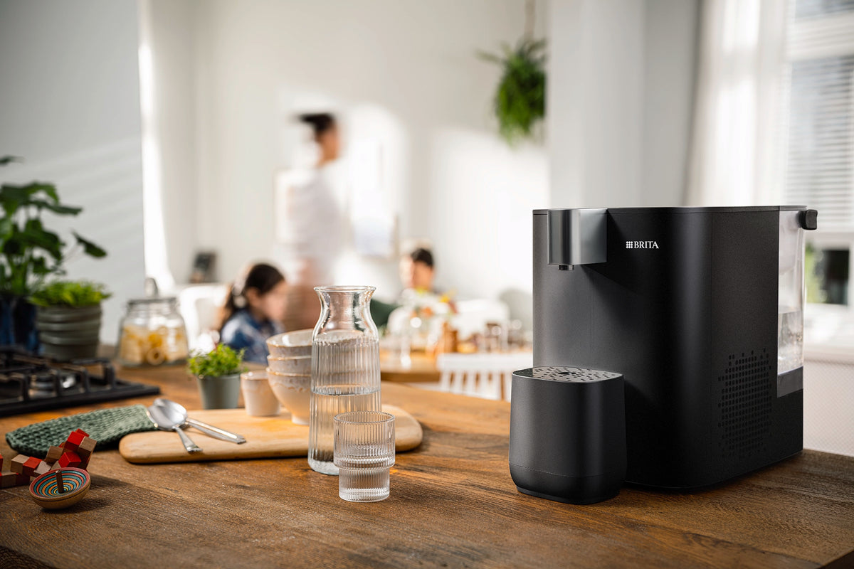 Charger la vidéo : Water dispenser for hot and cold water shown from multiple angles
